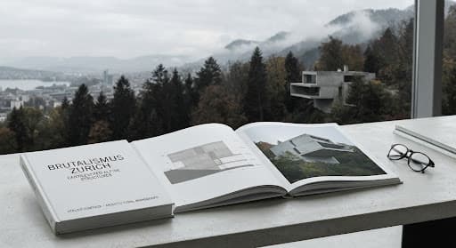 Atelier V website design example